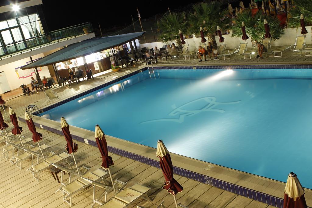 Club Esse Mediterraneo Montesilvano Luaran gambar
